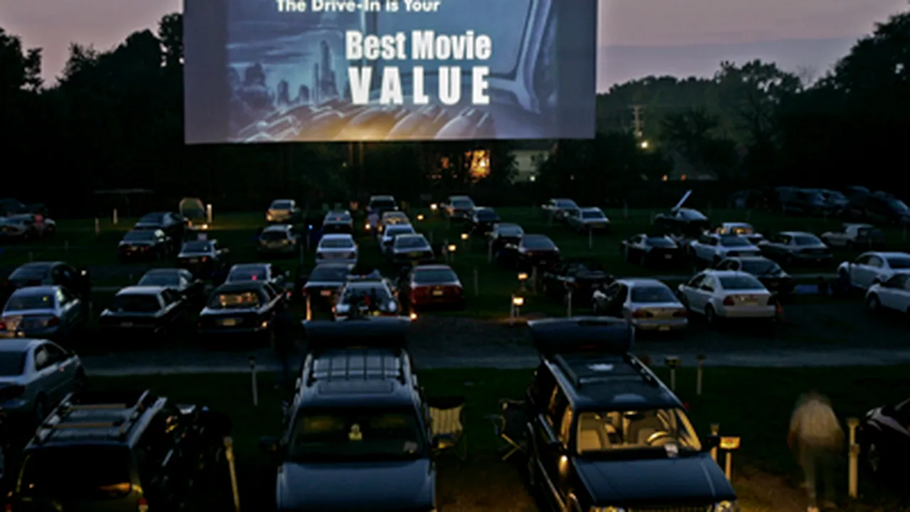 Primul cinematograf drive-in digital, inaugurat cu proiecţia filmului 