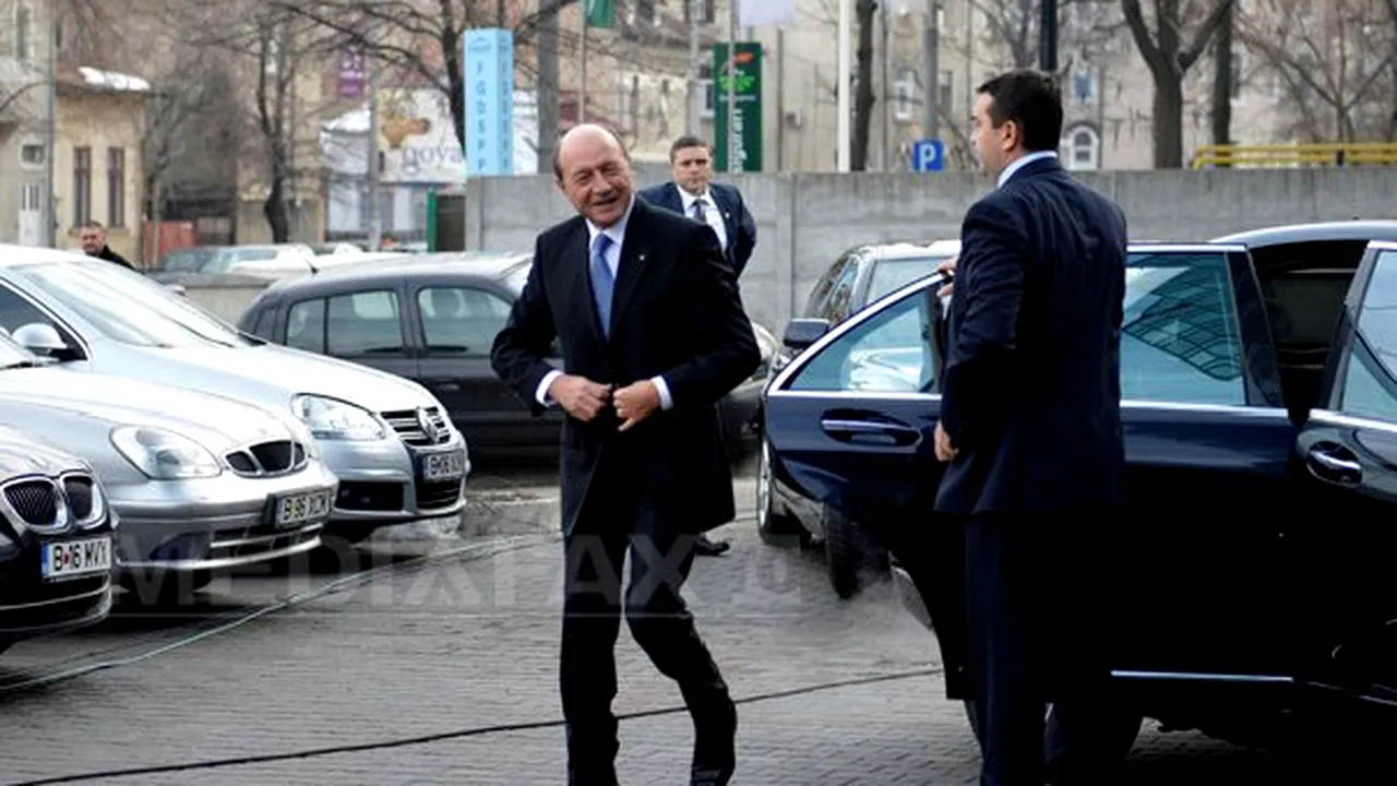 Preşedintele Traian Băsescu a fost huiduit la intrarea în sediul CSM 