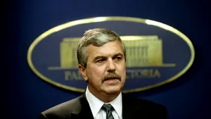 Dan Nica cere instanţei suspendarea decretului de revocare de la MAI
