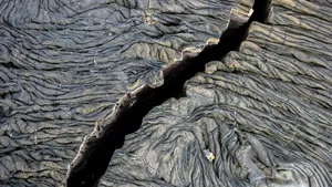 Zona de subducție Cascadia se destramă. Placa Explorer se rupe, anunțând astfel sfârșitul unei structuri tectonice majore