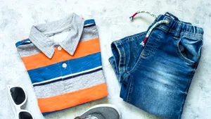 (P) 4 moduri trendy de a purta tricouri polo pentru bărbaţi