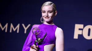 Actriţa Julia Garner, din serialul Netflix „Ozark”, s-a căsătorit cu liderul unei trupe pop