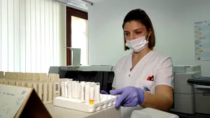 SUA autorizează un test care ar putea detecta coronavirusul în 45 de minute
