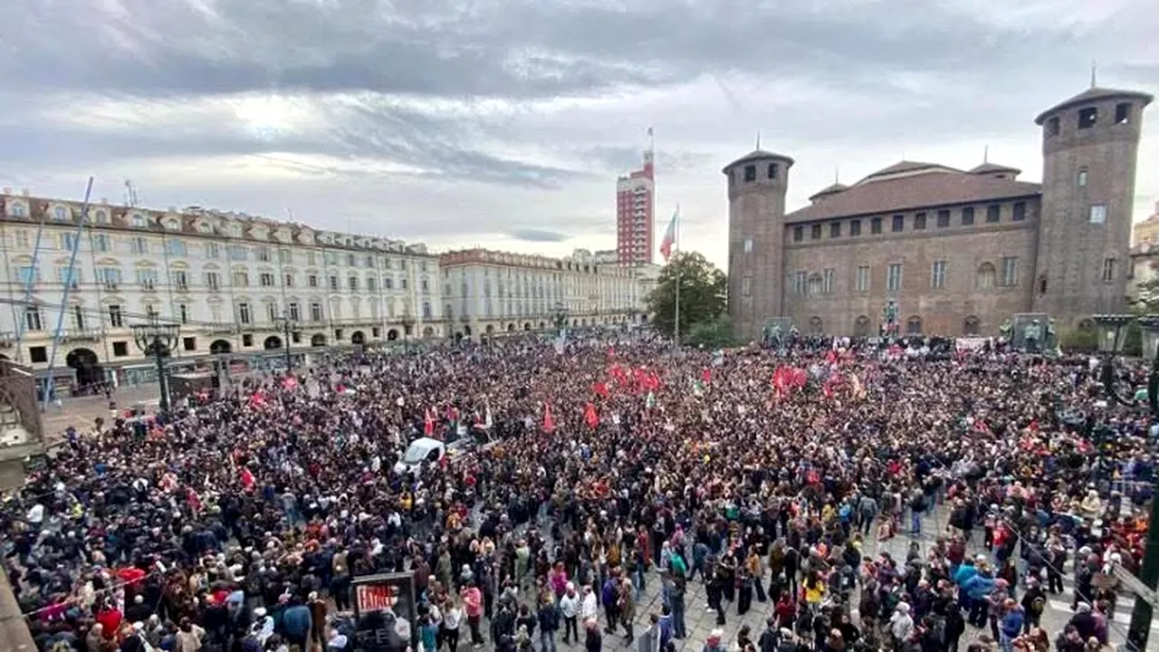 VIDEO Proteste violente în Italia, de la Roma la Milano: peste 370 de persoane reținute, printre care 110 copii. Giorgia Meloni: „Măsurile au funcționat”