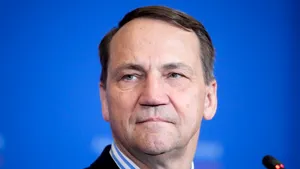 EXTERNE Ministrul de Externe al Poloniei, despre împrumutul din active rusești: Putin va deveni mai dispus să încheie un acord de pace