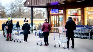 Teste rapide Covid-19, vândute ca bunuri de larg consum în Germania, la supermarket. Vestea aceasta a format cozi lungi 