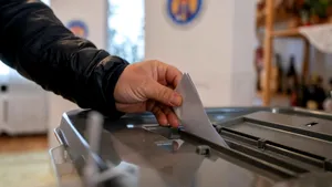 Alegeri în Republica Moldova. Primul votant la scrutinul parlamentar, o studentă din Japonia