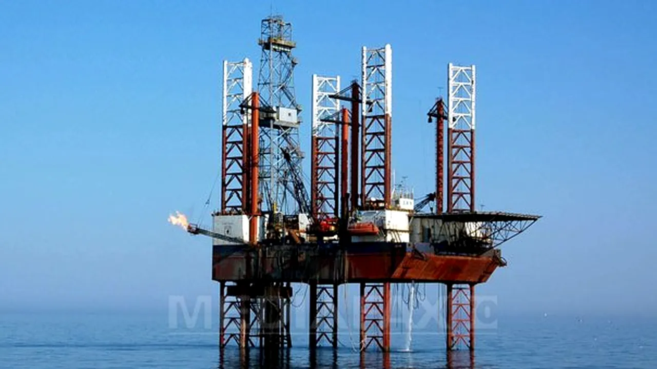 Muncitorii de pe platformele maritime norvegiene, în grevă. Câţi bani ar putea pierde British Petroleum