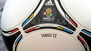 Euro-2012 ridică cifra de afaceri obţinută de Adidas din fotbal