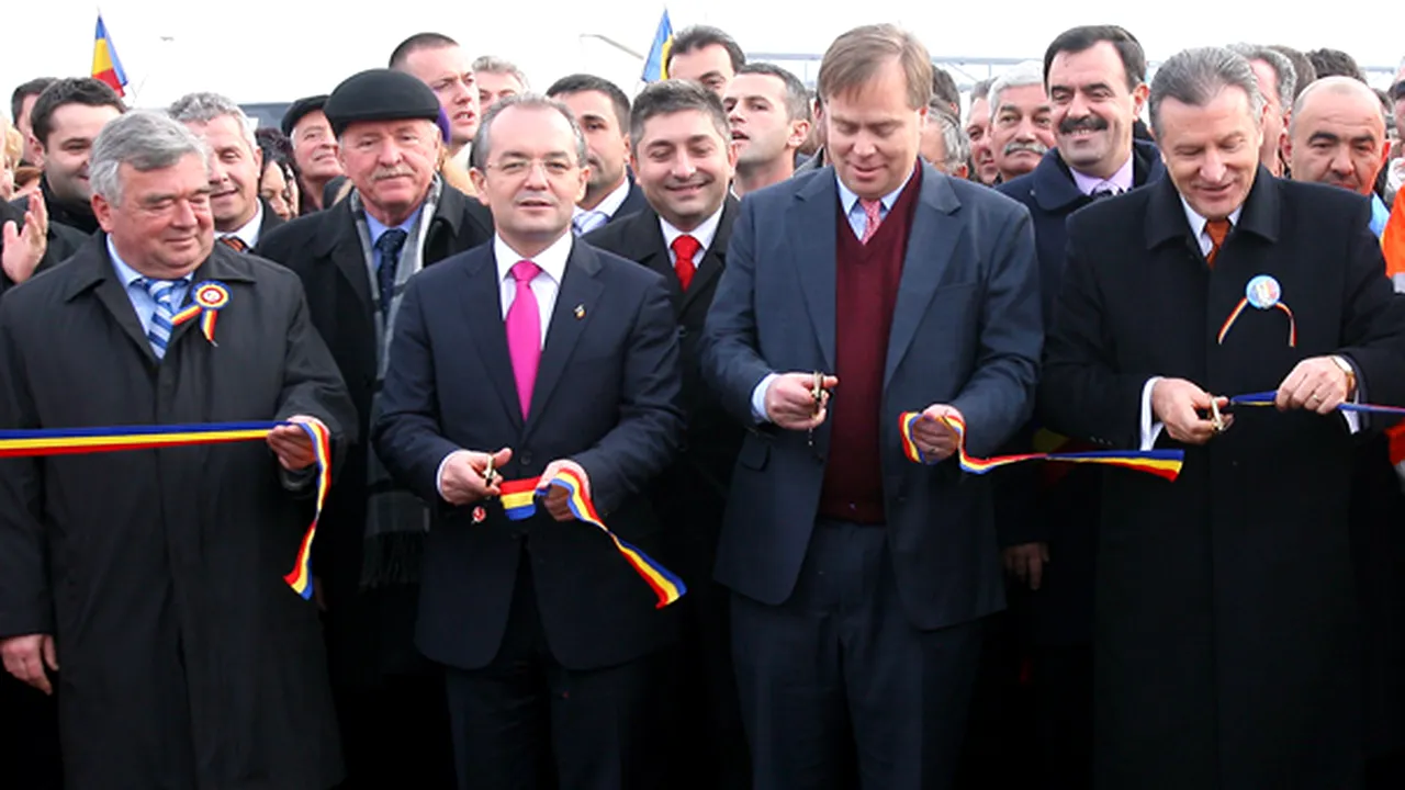 Boc a inaugurat primii 42 de kilometri ai Autostrăzii Transilvania - VIDEO