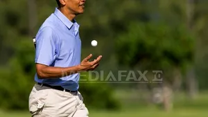 Barack Obama a jucat golf cu premierul neozeelandez, în Hawaii - FOTO