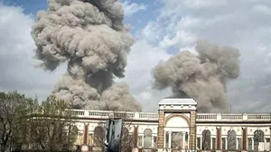 Războiul din Orientul Mijlociu. Trump spune operațiunile continuă „până când toate obiectivele sunt atinse” / Teheranul nu va negocia cu SUA, afirmă un oficial iranian / Explozii în Doha, Dubai și Abu Dhabi