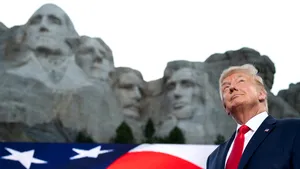 Chipul lui Donald Trump, sculptat pe Muntele Rushmore? Reacţia preşedintelui SUA: Fake news, dar „o idee bună”