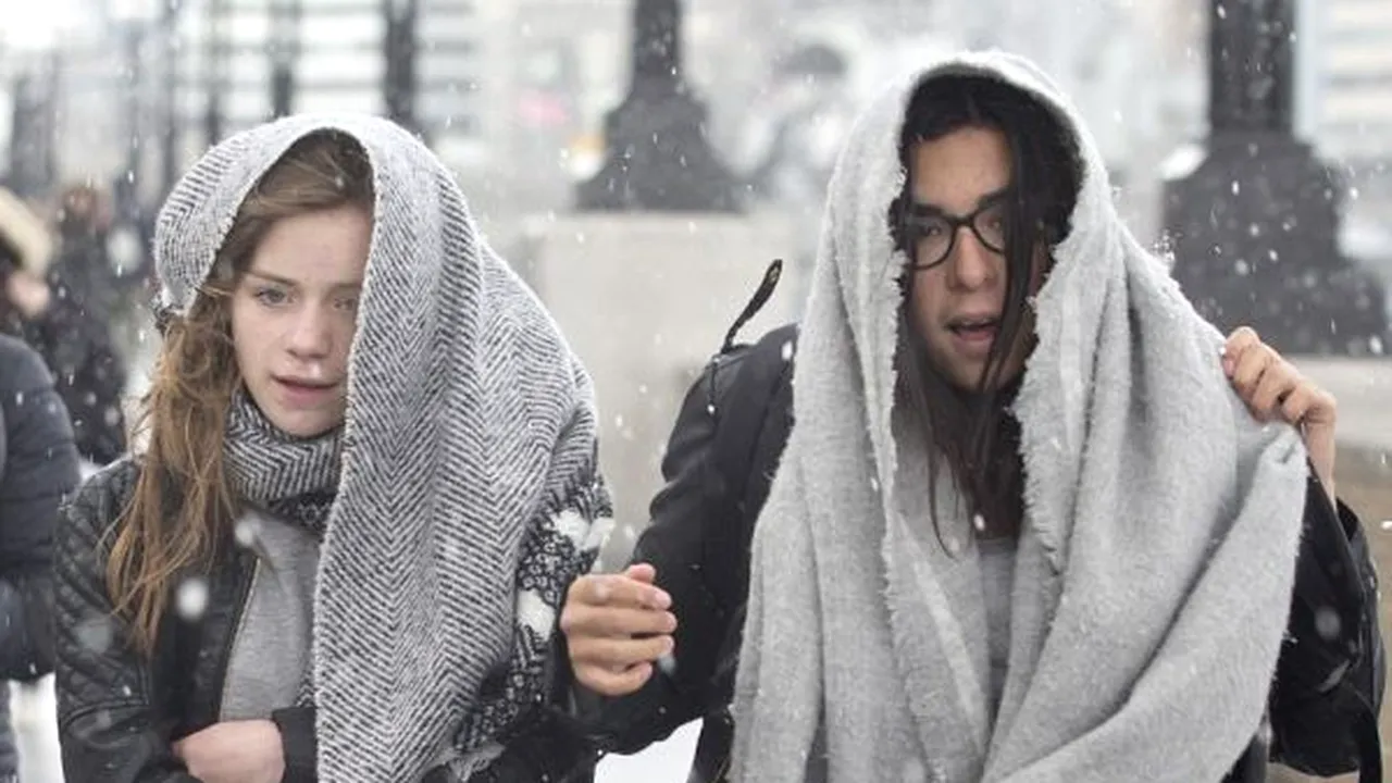 E aproape luna mai, dar NINGE la Londra. Căderi masive de zăpadă în Marea Britanie - GALERIE FOTO, VIDEO
