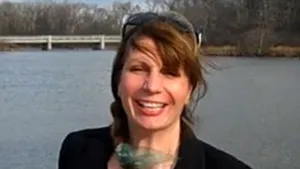 Miracolul de pe Facebook: Cum s-a vindecat o femeie cu ajutorul celor 300 de prieteni de pe reţeaua de socializare - VIDEO