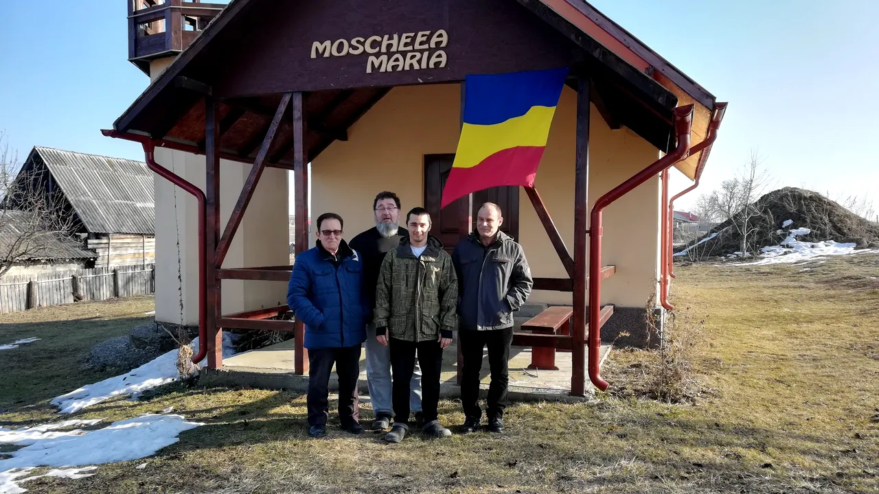 Cimitirul din fundul curţii. Un bărbat din Moldova vrea să intre în greva foamei pentru că nu este lăsat să îngroape musulmani în grădină