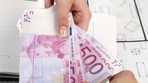 Leul s-a depreciat: Cursul a atins maximul din 17 martie