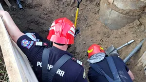 Două persoane surprinse de un mal de pământ în judeţul Vâlcea