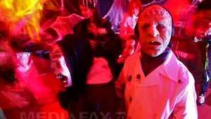 Petreceri de Halloween anulate şi cluburi închise în Centrul Istoric din Capitală, în memoria victimelor incendiului din clubul Colectiv - VIDEO