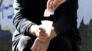 Cerşetoria devine o a doua sursă de venit pentru oamenii loviţi de criza financiară