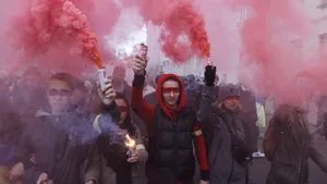 Protest la Kiev | Mii de persoane se opun „capitulării“ preşedintelui Zelenski în faţa separatiştilor pro-ruşi - VIDEO

