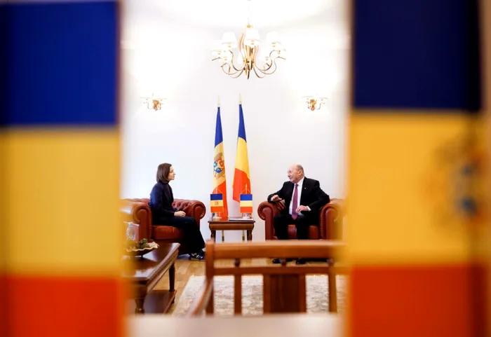 Breaking News Traian Băsescu a redobândit cetățenia Republicii Moldova. Maia Sandu: „Vă așteptăm acasă”