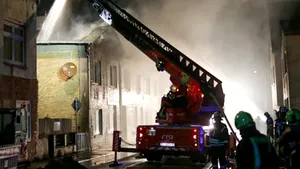 CRIZA IMIGRANŢILOR: Imobile dintr-un oraş german în care erau găzduiţi şi refugiaţi, distruse într-un incendiu provocat