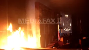 Manifestanţi au incendiat Parlamentul statului Guerrero, în Mexic, după dispariţia a 43 de studenţi