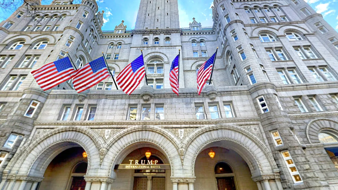 Dăncilă, cazată la hotelul din Washington al preşedintelui Donald Trump. „Astfel de plăţi ar putea încălca Constituţia SUA”