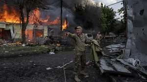 Războiul din Ucraina, ziua 565. Rachetele ruşilor au atacat oraşul natal al lui Zelenski / Vizită-surpriză la Kiev / Kim e în trenul care-l duce la Putin / Germania comandă încă 40 de vehicule Marder pentru Ucraina