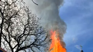 O biserică a luat foc în Maramureș
