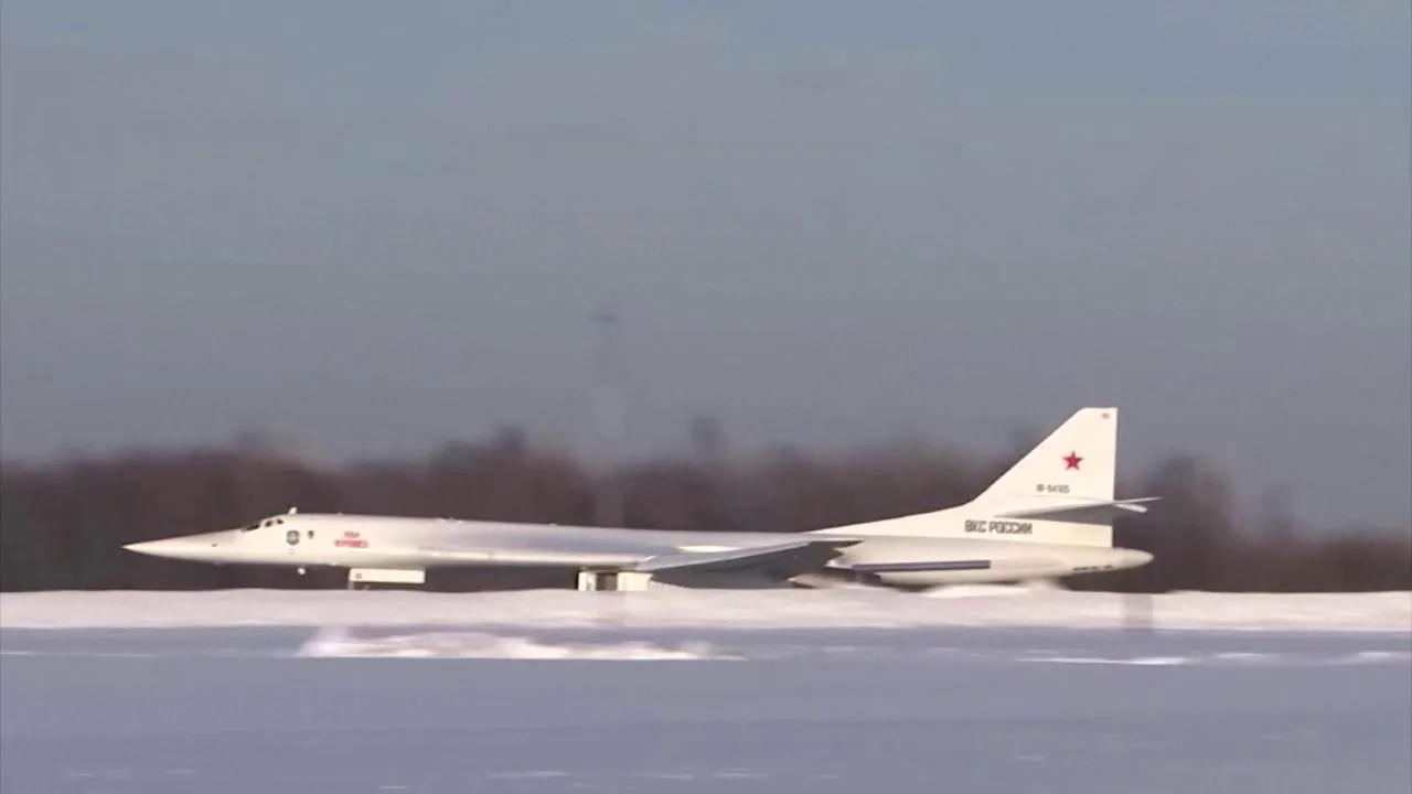 Cea mai recentă ameninţare a lui Putin: bombardierul nuclear cu nume de cod NATO Blackjack