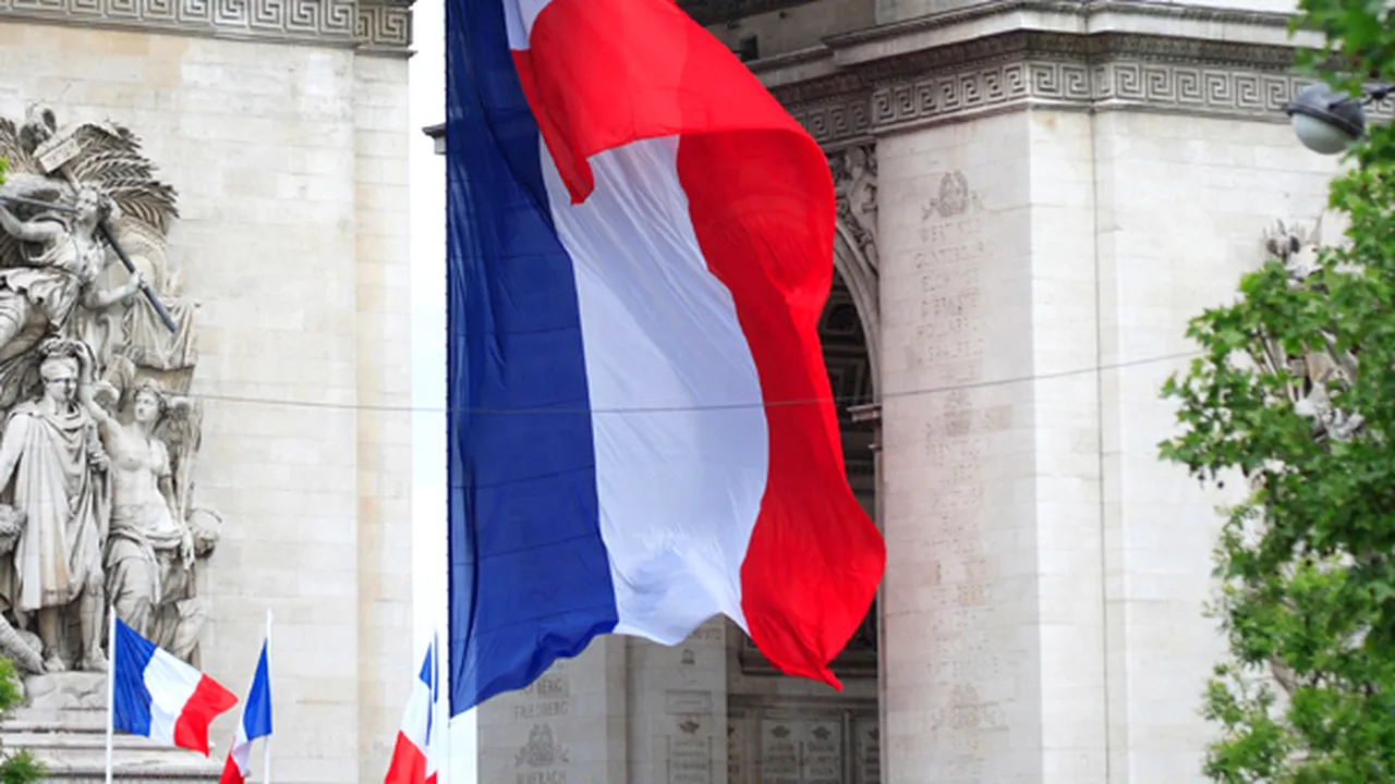 Franţa va eradica şomajul, datoriile şi lipsa locuinţelor până în 2025. Predicţiile miniştilor francezi