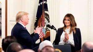 De ce nu s-a mutat Melania la Casa Albă, imediat după prezidenţialele din 2016. Prima doamnă a SUA ar avea un iubit, iar Donald Trump ştie tot