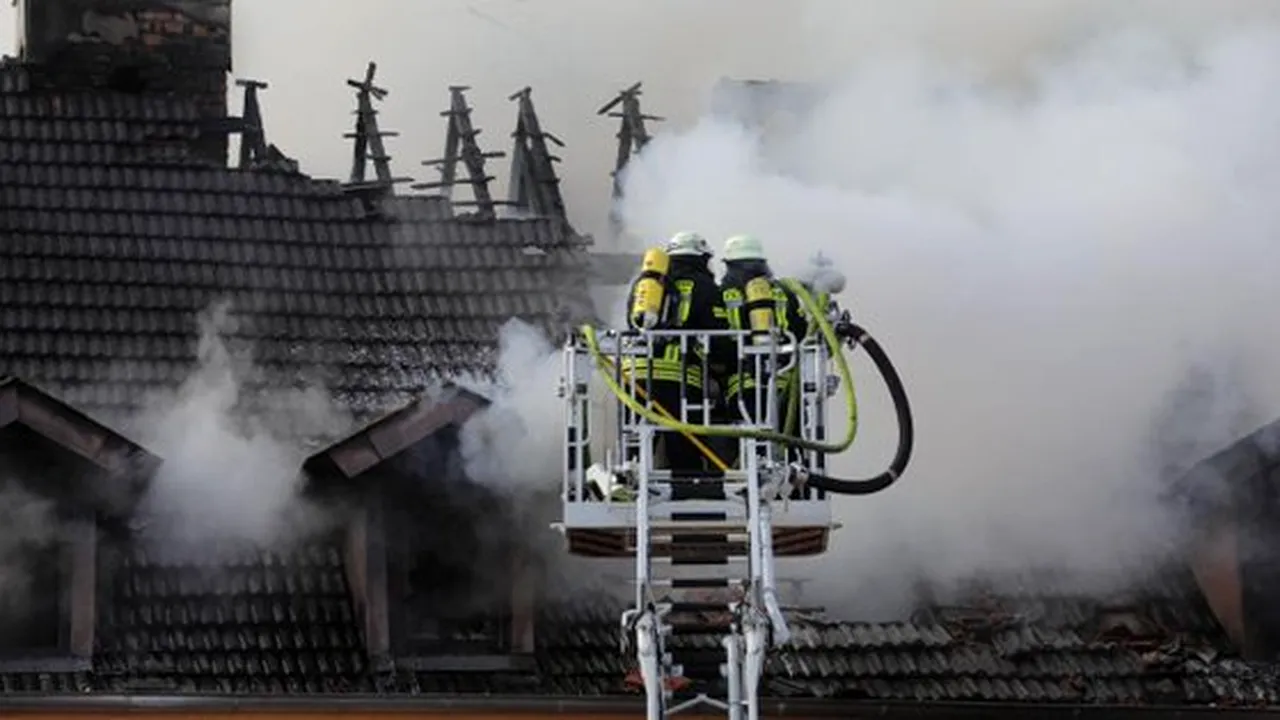 Incendiu într-un IMOBIL din vestul Germaniei în care a murit o persoană şi alte 13 au fost rănite - VIDEO