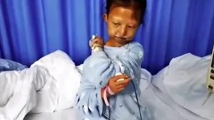 O studentă a murit de malnutriţie după ce a cheltuit mai puţin de o jumătate de dolar pe zi pentru hrană. Tânăra îşi ajuta fratele bolnav