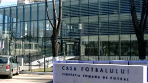 Fanii Rapidului continuă protestele, la Casa Fotbalului