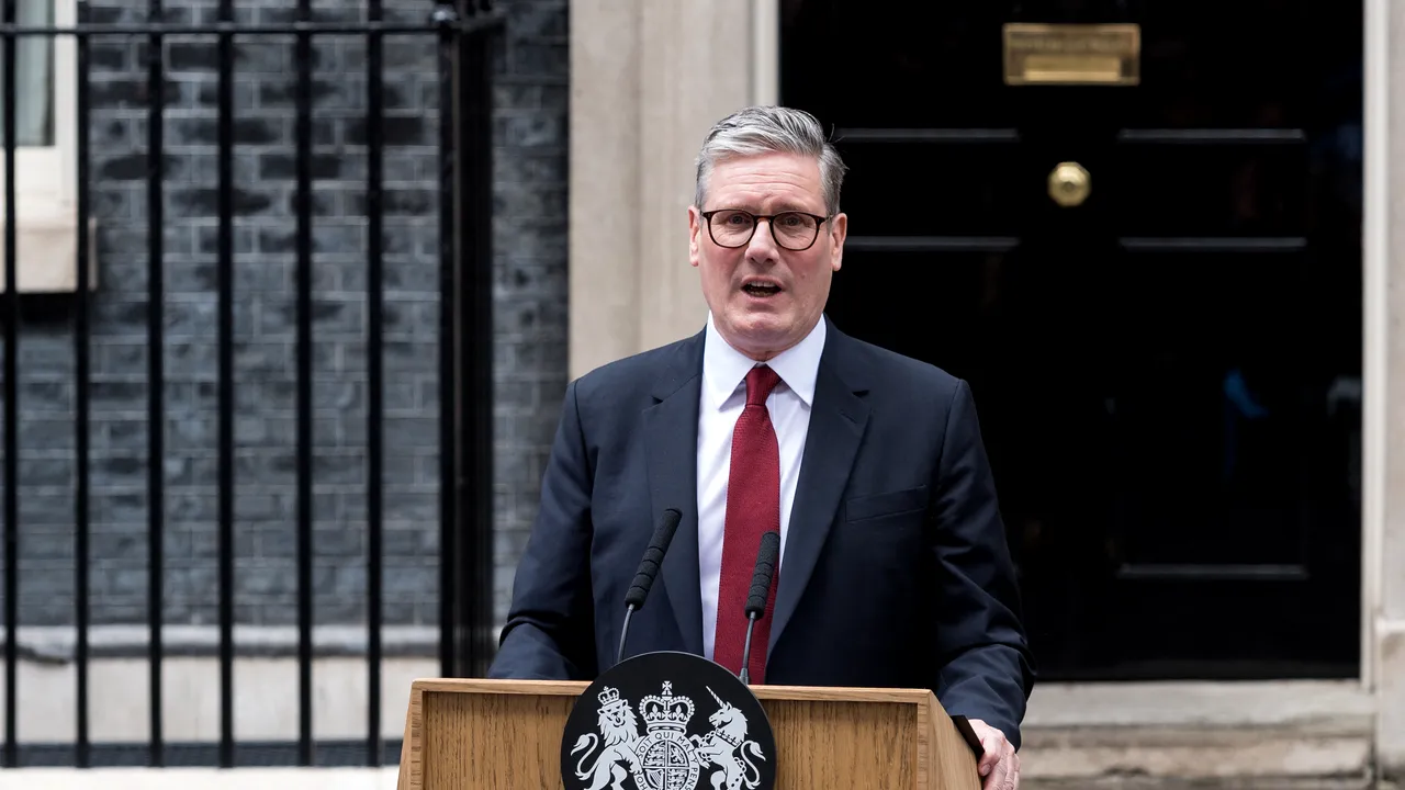 După victoria istorică a Laburiştilor, Starmer spune că va schimba Marea Britanie. Dar cine va plăti pentru asta? Problemele moştenite şi constrângerile bugetare uriaşe ar putea însemna o alegere între impozite mai mari sau reduceri de cheltuieli