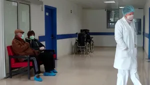 Epidemia nu afectează doar bolnavii de Covid-19. Sute de mii de pacienţi cronici au nevoie de îngrijiri medicale