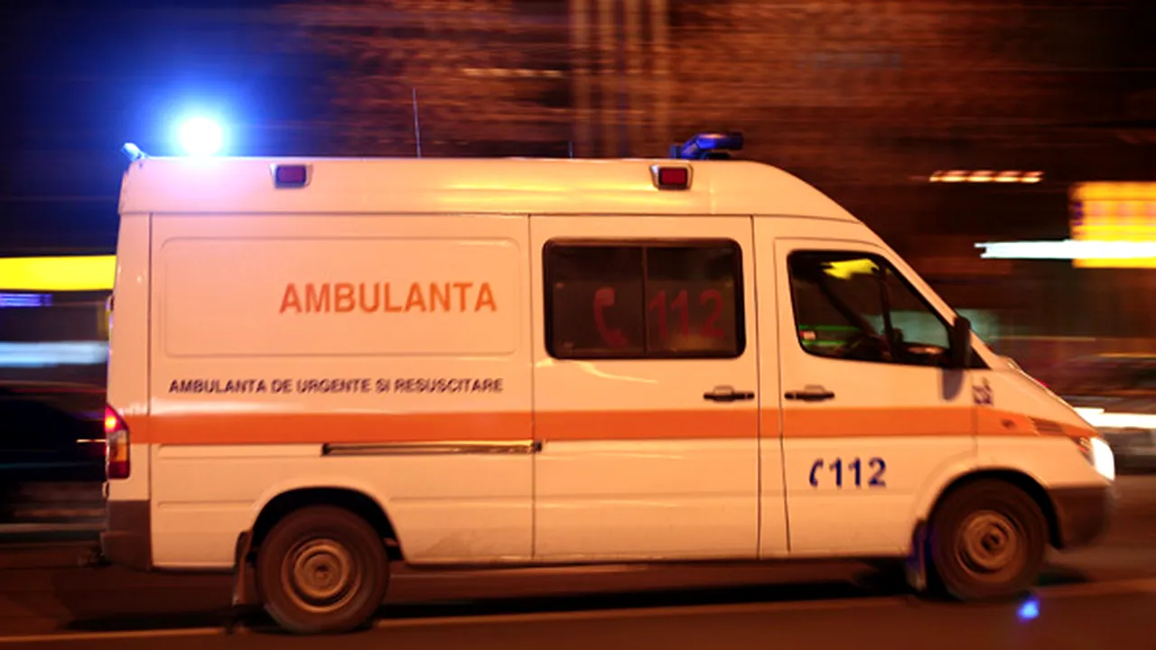 Bătaie între două familii din judeţul Timiş.Trei persoane fiind transportate la spital