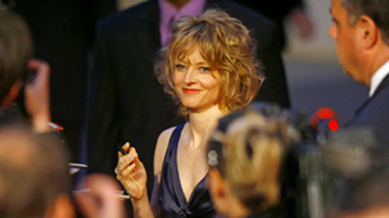 Jodie Foster are probleme cu auzul