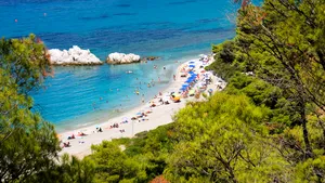 Zone populare din Grecia intră în scenariul roşu: 