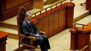 Regele Mihai despre Băsescu: Cu cât sunt mai mărunte jignirile sale, cu atât se crede mai important