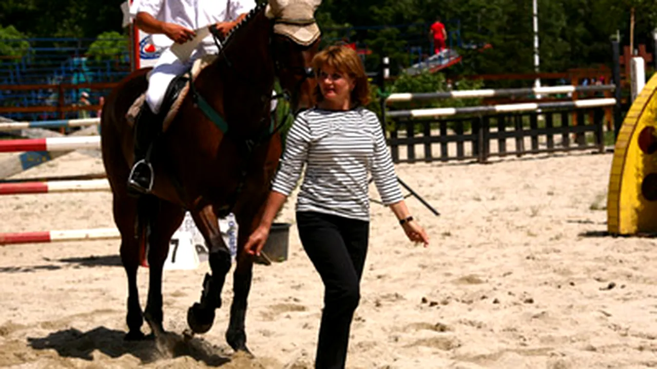 Maria Băsescu a premiat câştigătorii unui concurs de echitaţie din Parcul Crângaşi