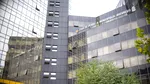 Un bărbat a aruncat benzină pe holul Casei de Pensii din Sectorul 6 și a amenințat că dă foc