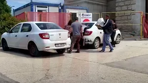 VIDEO Descoperire şocantă. Un picior uman, găsit îngropat în apropierea unei mănăstiri