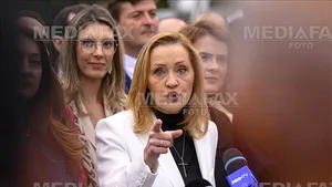 După Simion, Lasconi a depus semnăturile necesare candidaturii la prezidenţiale