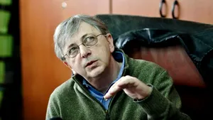 Vladimir Tismăneanu, decorat de preşedintele Băsescu, pentru promovarea democraţiei în România