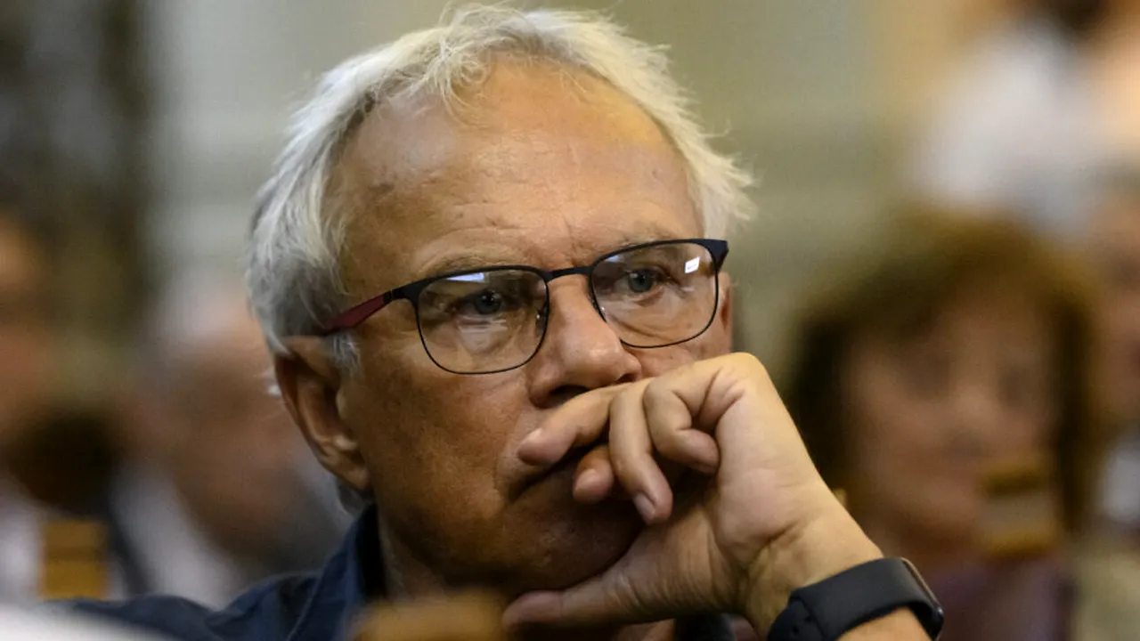 Chimistul Marius Andruh, ales președinte al Academiei Române / A câștigat în fața filosofului Mircea Dumitru