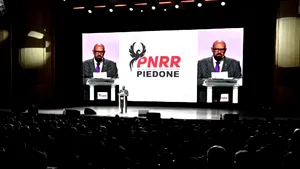 Piedone și-a lansat propriul partid, PNRR, la Sala Palatului, în fața a mii de susținători